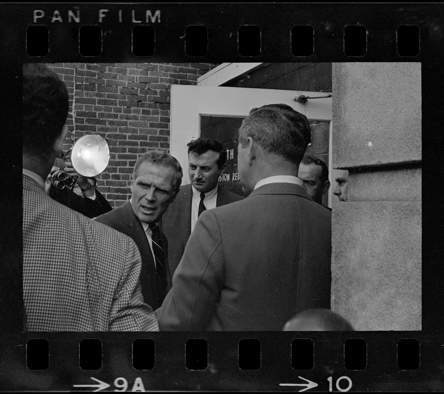 Mayor Kevin White walking toward entrance of Boston Redevelopment Authority South End site during sit-in