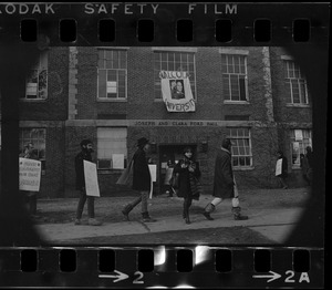 Protesters outside of Ford Hall during Brandeis University sit-in