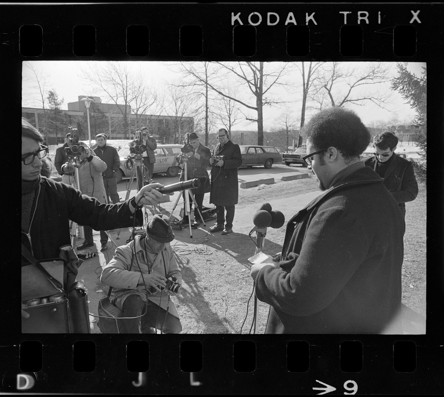 Randall Bailey outside of Ford Hall talking to press during Brandeis University sit-in