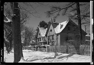 Salem, Pickering House, snow