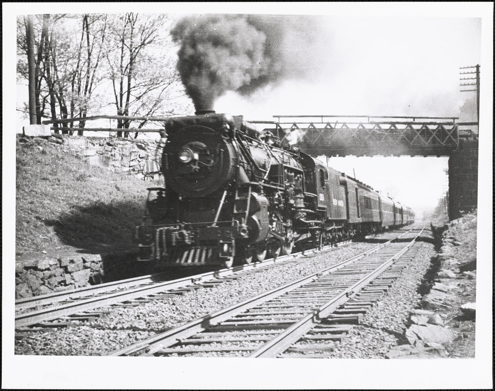 Heavy New Haven passenger train bound for New York climbing Sharon Hill