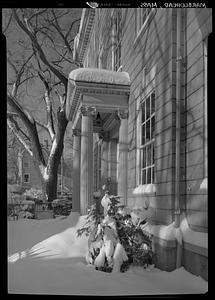 Marblehead, Lee Mansion, porch detail, snow