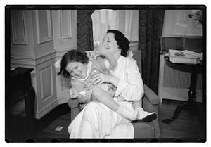 Bebe Daniels and family