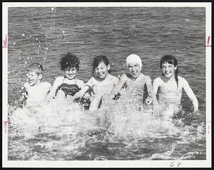 Carson Beach. L to R Dennis Stone-9 Susan Stone-10 Kathy Koonau-11 Pat Batty-11 Dianne Glown-10.