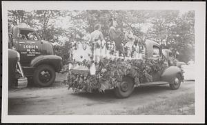 Women's Club float, Welcome Home parade