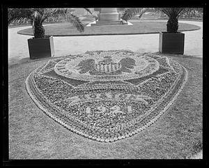 Flowerbed showing Great Seal of the United States, Boston Public Garden