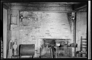 Middleton, fireplace of an unidentified house