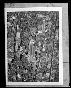 Aerial photograph of New York City, Empire State Building in center