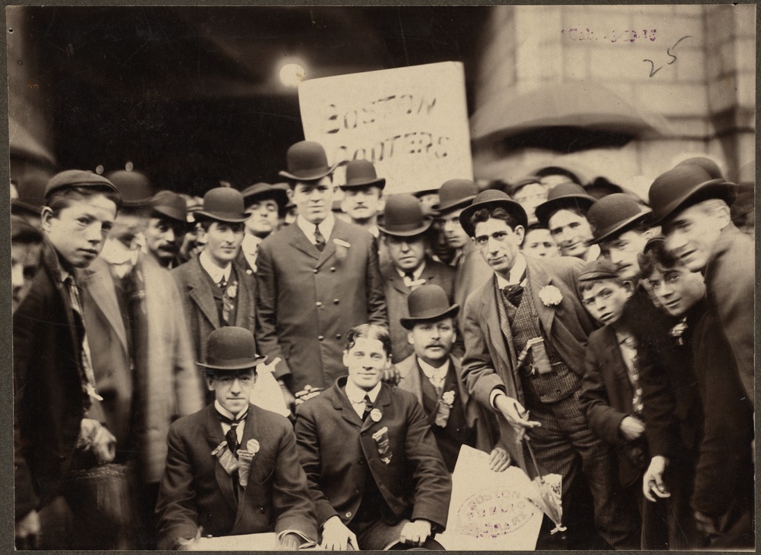 The Boston Royal Rooters return from Pittsburgh, 1903 World Series