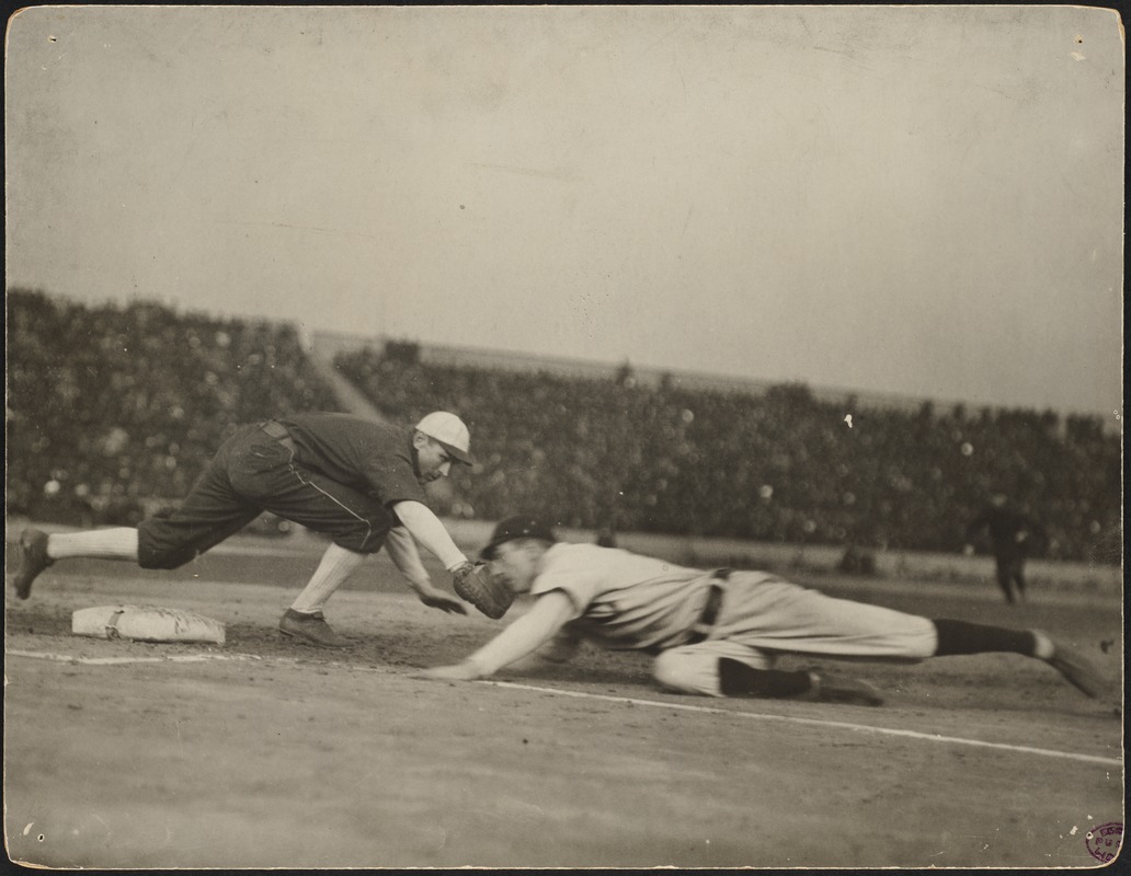 Pick-off attempt at first, 1906 World Series