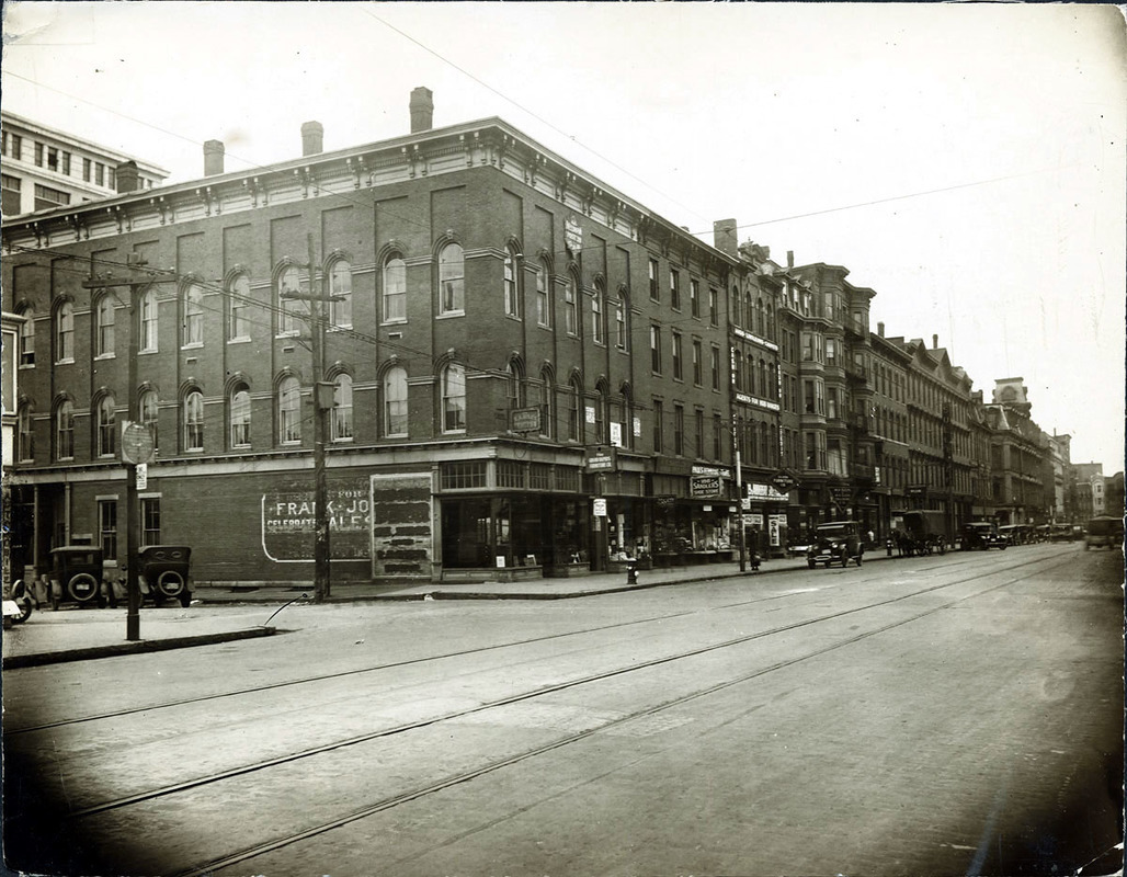 Essex St., south side from Jackson St.; Needham Chapter GAR; Sandler Shoes; Grand Rapids Furniture