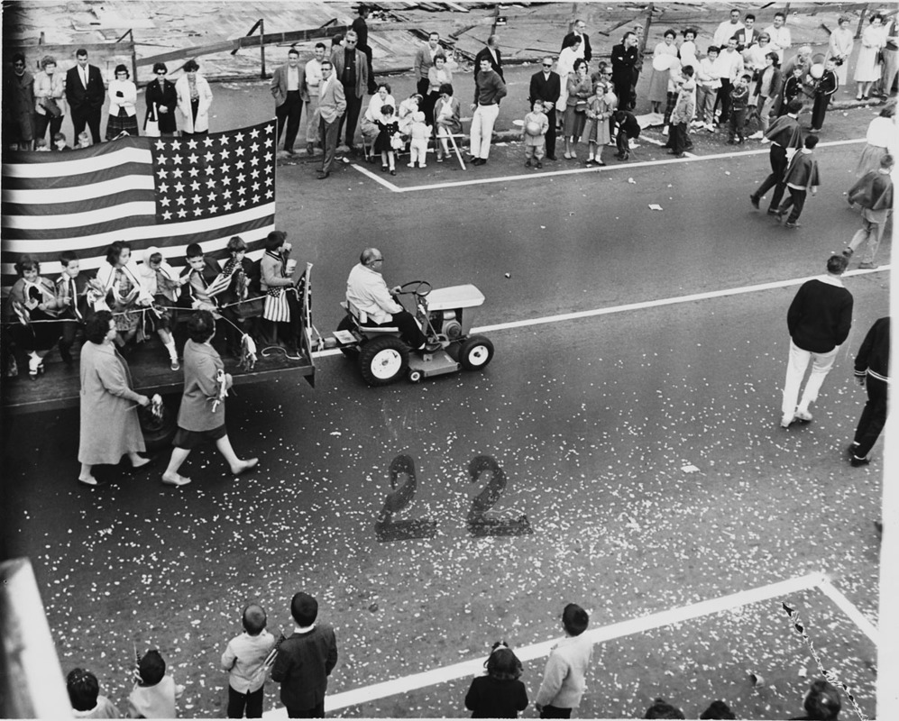 Small tractor pulling children / Portuguese American Civil League