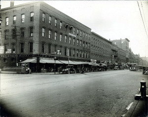 Essex St. north side from Franklin St. (2 copies); F.E. Nelson Co. (5 & 10); Ideal Chambers (boarding house)