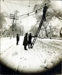 Ice Storm; Andover St., N. Andover repair crew