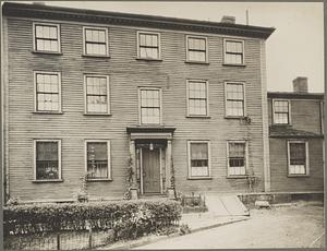 Boston, Goodwin House, ca. 1780, on Washington Street, Charlestown, exterior, façade