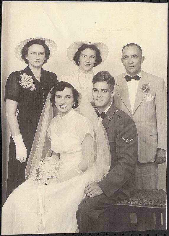 Wedding photograph of Hazel Rivers and Dan Denehy