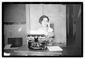 Miss Mabel Goguem typewriter demonstration