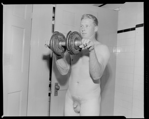 Lifting weights in the buff