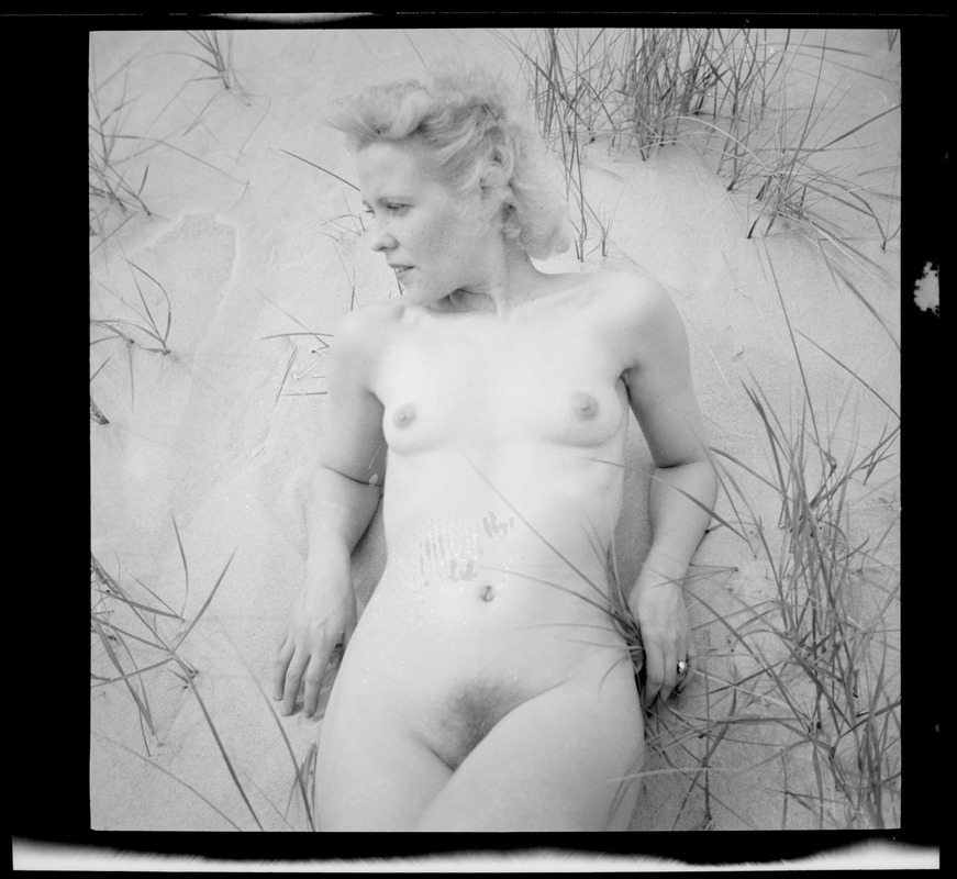 Nude on the dunes