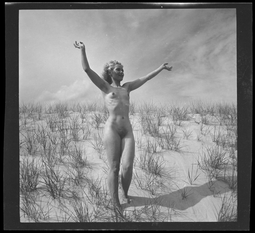 Nude on the dunes