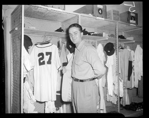 Willard Marshall in the Braves clubhouse
