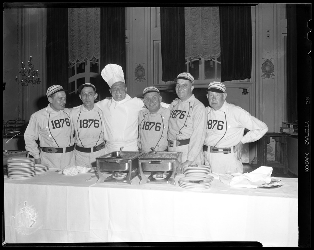Old-timers at National League 75th anniversary dinner