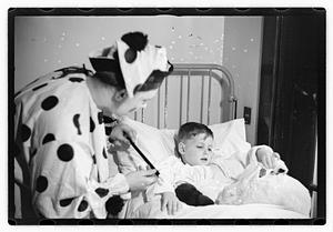 Harry W. Syer magician at Children's Hospital