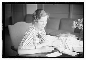 Miss Muriel Stafford hand writing anal[yst]