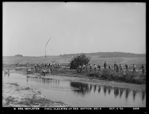 Wachusett Reservoir, final cleaning of reservoir bottom, Section 6, Boylston, Mass., Oct. 6, 1903