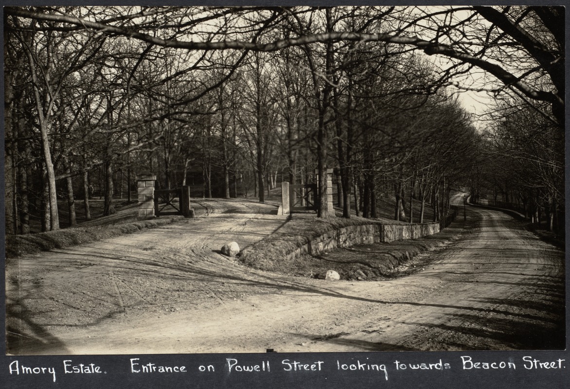 Amory Estate driveway entrance