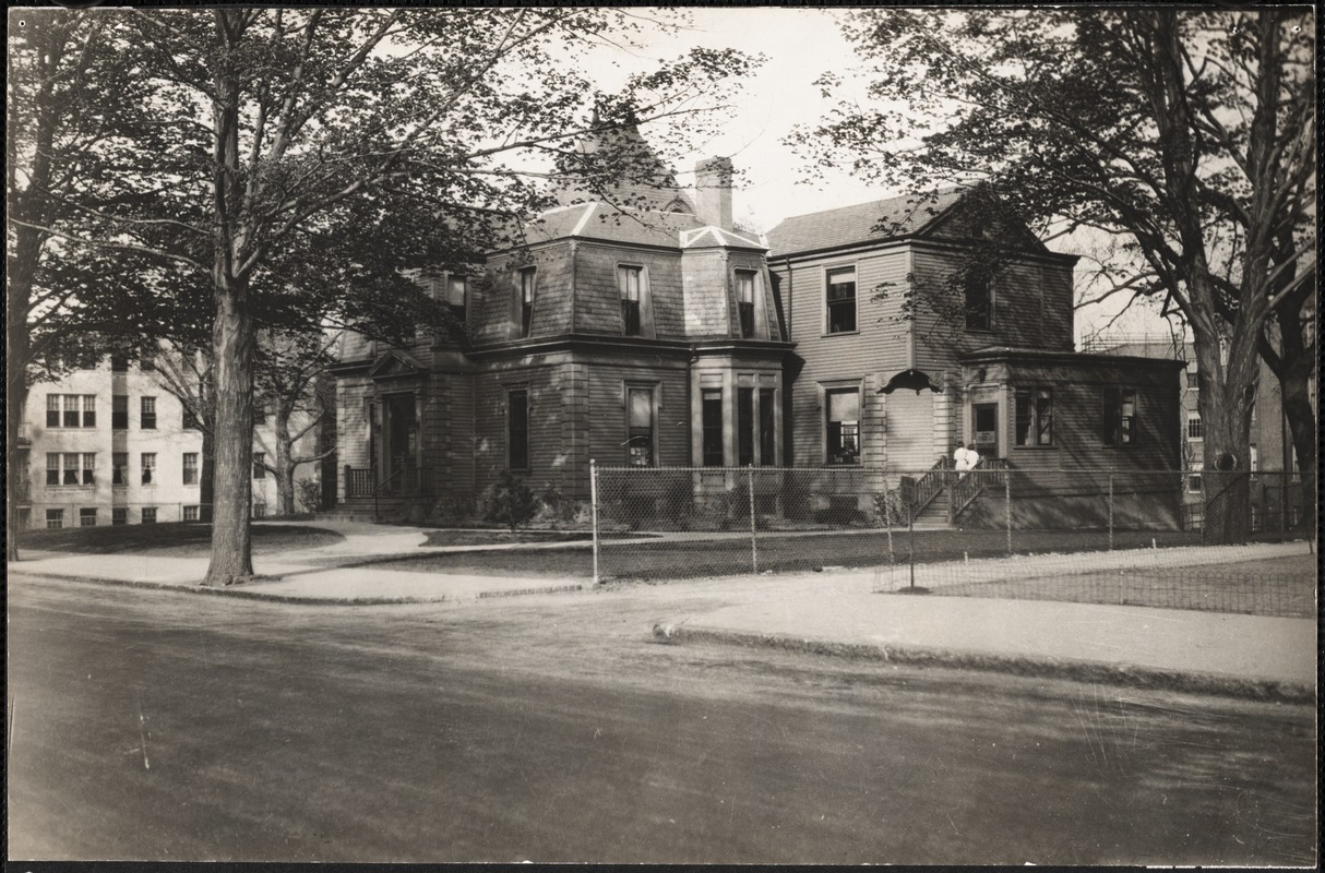 Coolidge Corner Branch, 31 Pleasant St., 1927 building