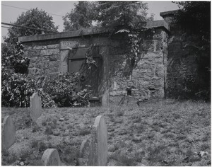 Receiving tomb, Walnut Street Burial Ground