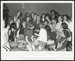 If Teenage Girls could vote, Mayor White might be president today. This eight grade gym class at the Shaw School in West Roxbury gave White a raucous welcome when he visited his old school this week. In return, White offered them a field trip to city hall.