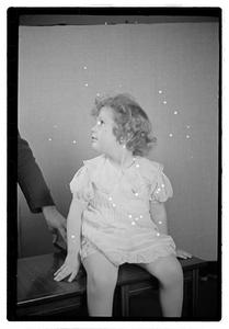 Collier Mrs. & 2 children