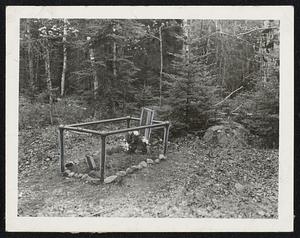 Maine Rivermen have tended faithfully for more than half century the grave of this tiny, unknown baby girl, found i the waters of the St. Croix river at Duck Point, Me. They buried her, and succeeding generations have kept her memory fresh in this woodland resting place.