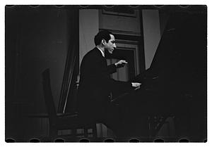 Jesús María Sanromá playing piano
