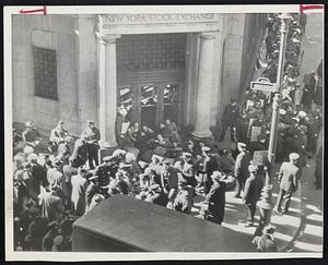 NY Stock exchange pickets clash with police. General scene on strikers are removed and some placed in patrol wagon.