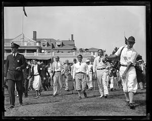 Police leading a group including Gene Sarazen and Francis Ouimet, Brae Burn Country Club
