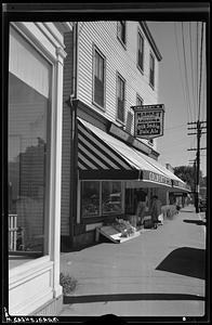 Marblehead, Colbert's Market exterior