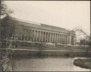 Exterior view of the Museum of Fine Arts, Boston, Fenway entrance
