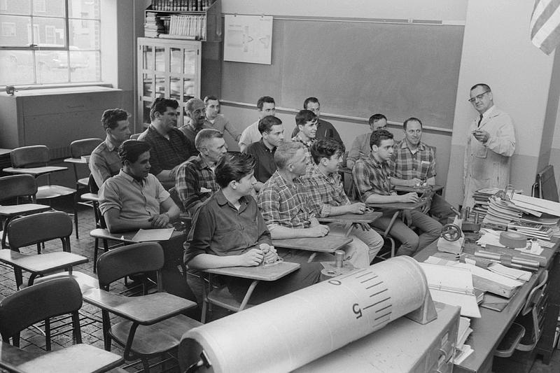 Machine Operators Training Class Vocational School New Bedford   Image Access 800 