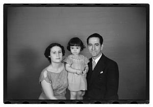 Mercedes and Jesus Sanromá with girl