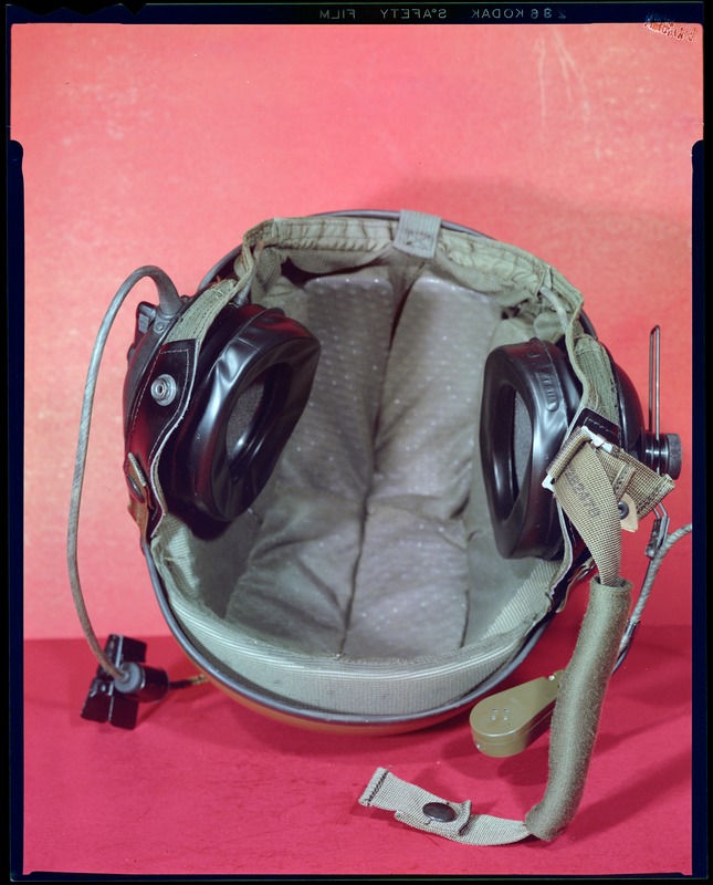 CEMEL, body armor, helmet, DH 132, inside view