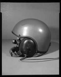 CEMEL, body armor, helmet, DH 132, side view
