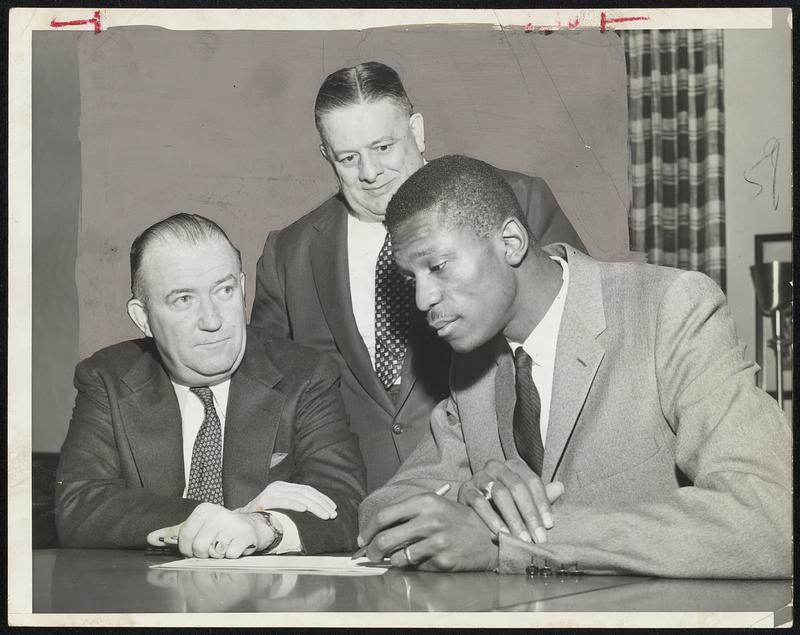 Now It Is Official- Bill Russell signs contract to play with the ...