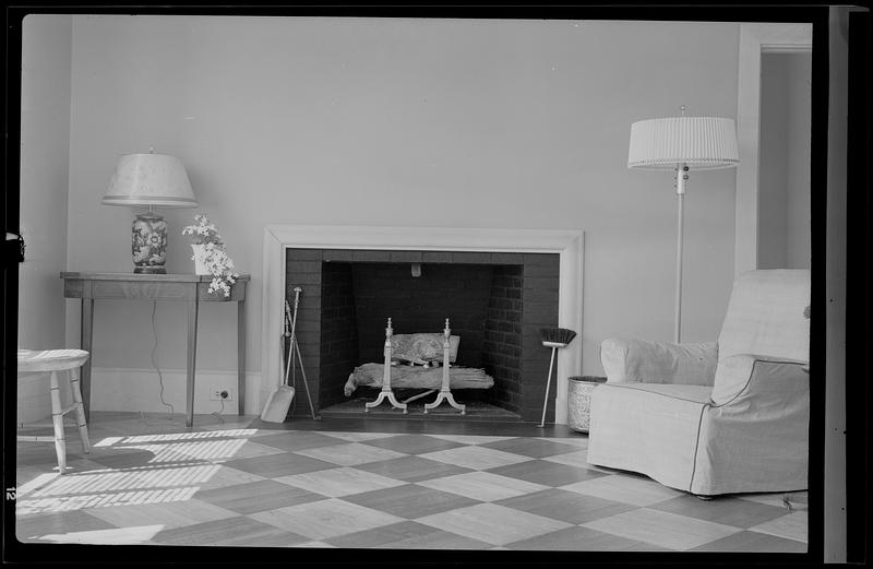 Marblehead Neck, Johnson House, fireplace