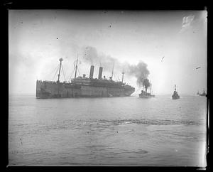 Unidentified ship, possibly the SS George Washington
