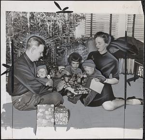 Separated twins home for Christmas