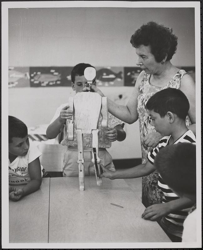 Dr. Alma Wittlin