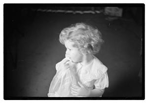 Collier Mrs. & 2 children